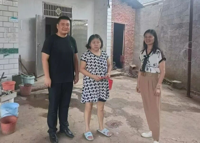 【新宏动态】中秋慰问，新宏饲料情暖胥家桥村五保户